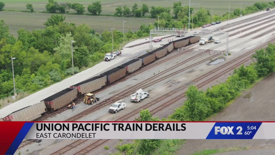 Freight train derails in St. Clair County