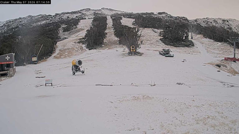 Bitterly cold airmass brings snow, freezing temperatures to southeast ...