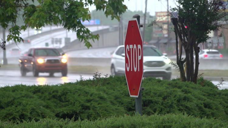 Wet roads prompt safety warnings after crashes on Memorial Parkway