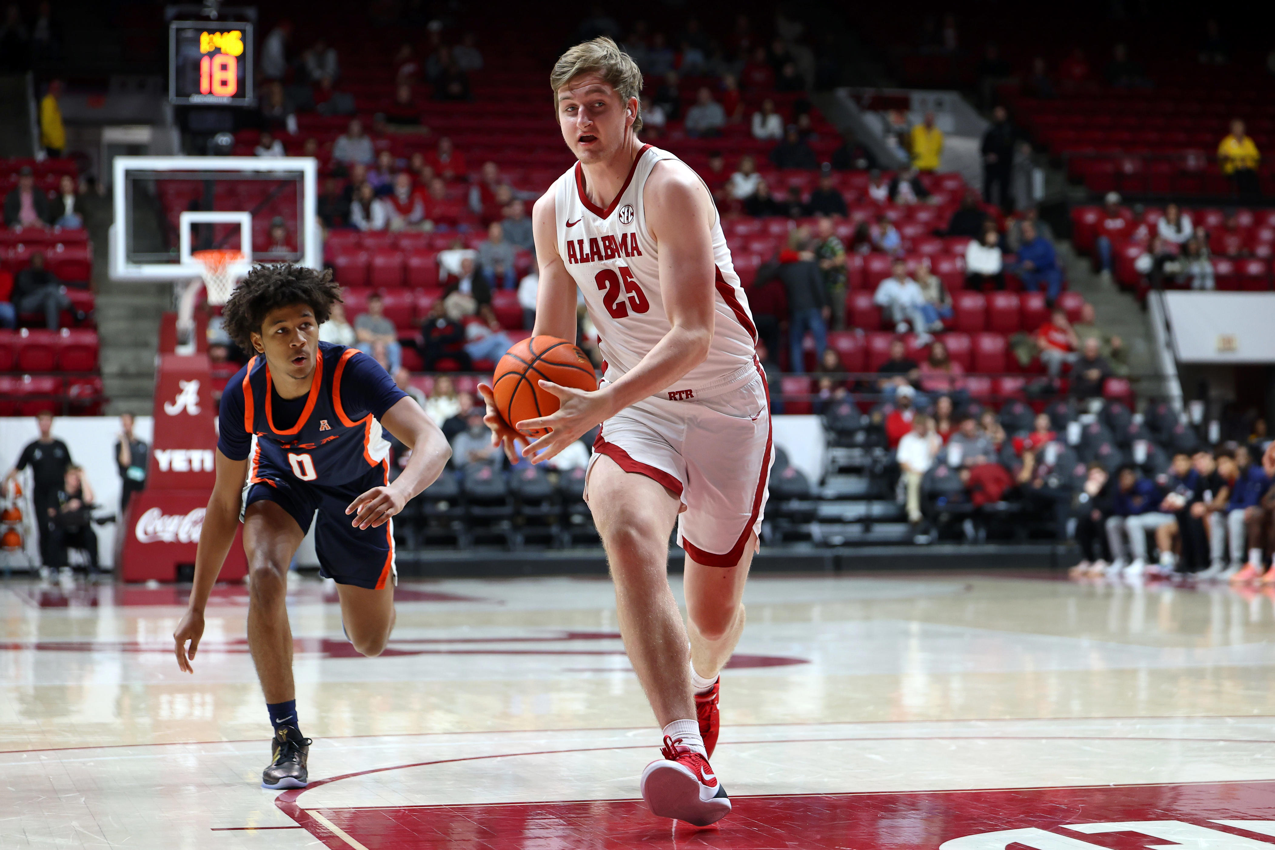 Alabama basketball walk-on forward transfers to mid-major program