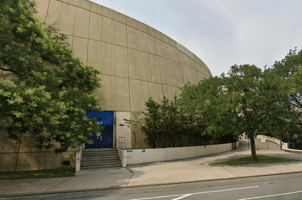 Bronx woman accused of posing as teen in NYC school