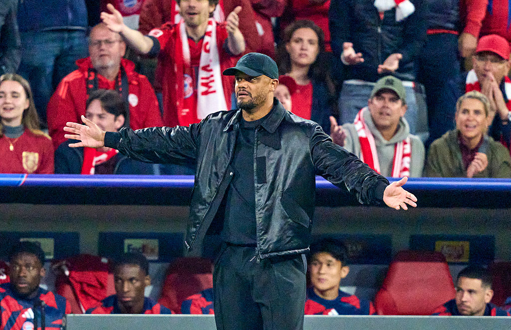 HLV Kompany: 'Trọng tài cướp vé chung kết của Bayern'
