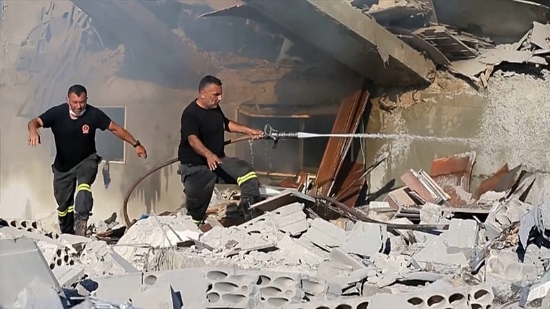 Israeli airstrike kills 4 and injures 33 in southern Lebanon despite ...