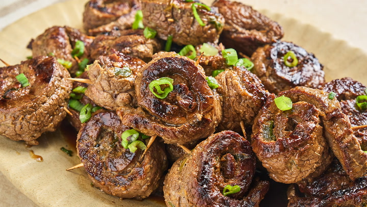 How to make party steak pinwheels