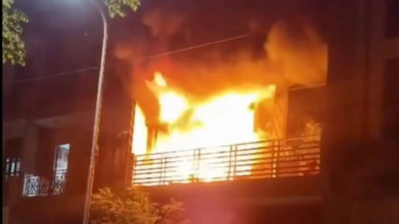 AC blast triggers massive fire in Greater Noida's Beta 1, panic grips area