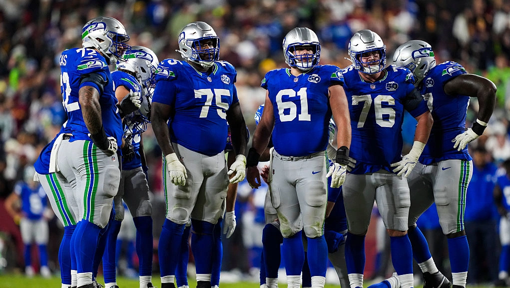 Seahawks' roster shake-up sets stage for fierce camp battles