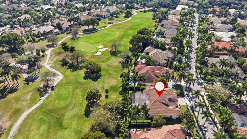 Move-in-ready golf-course home in Weston leans fully into easy Florida ...