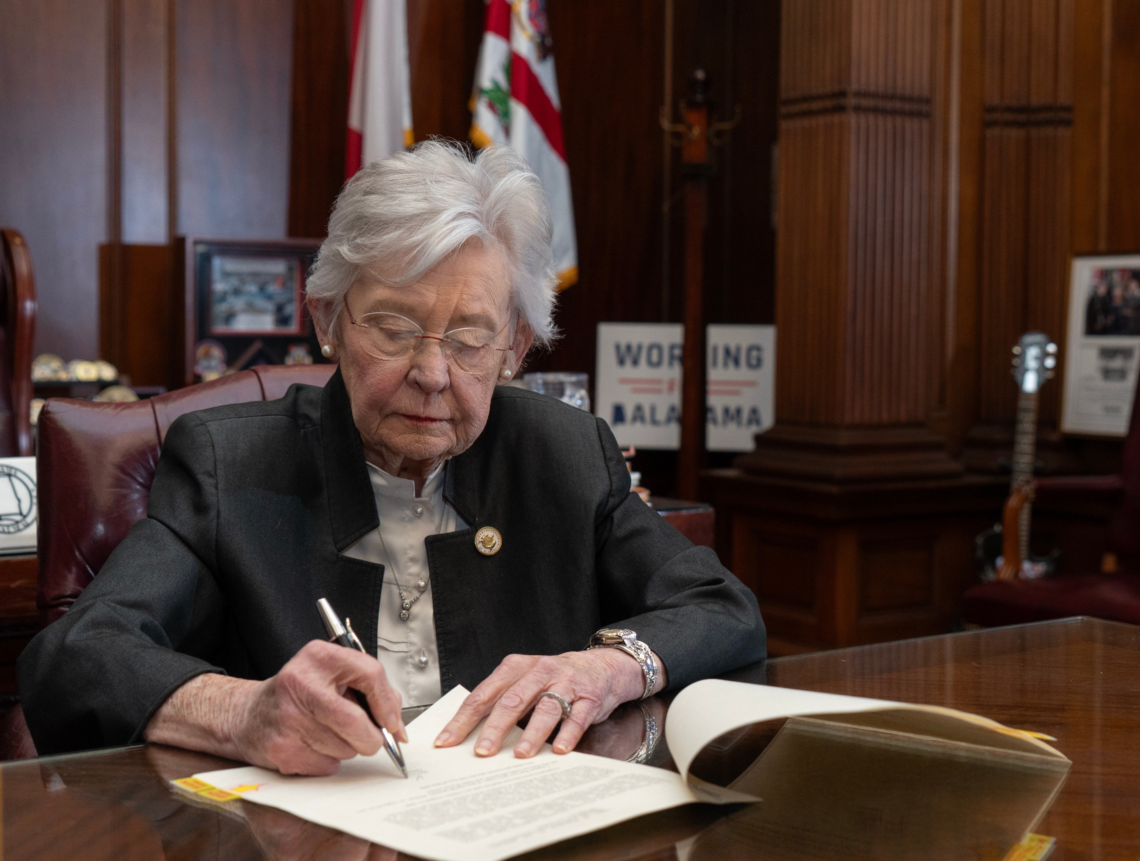 Ivey sets date for special Alabama congressional elections after SCOTUS ...