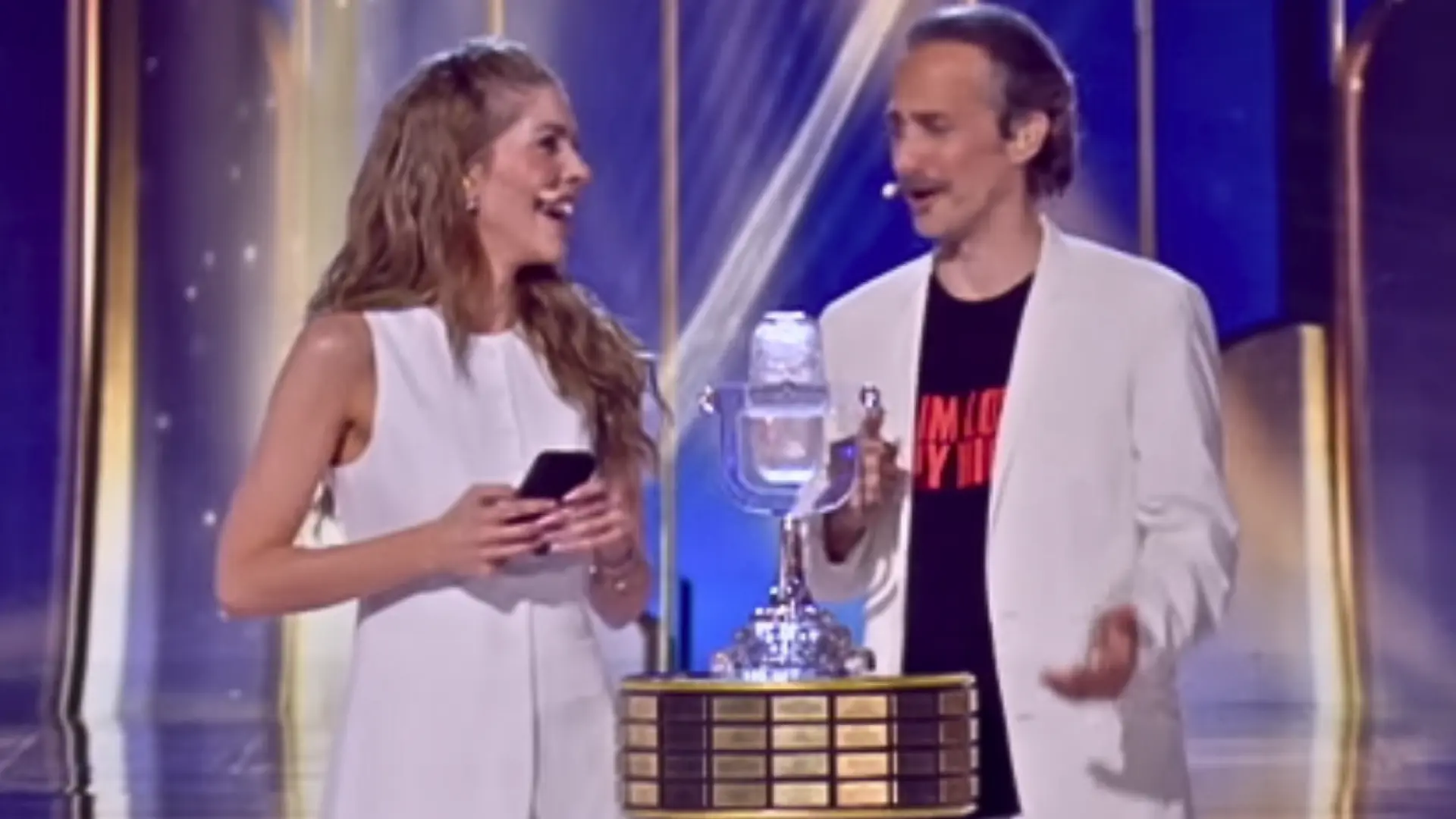 Victoria Swarovski y Michael Ostrowski: quiénes son los presentadores ...
