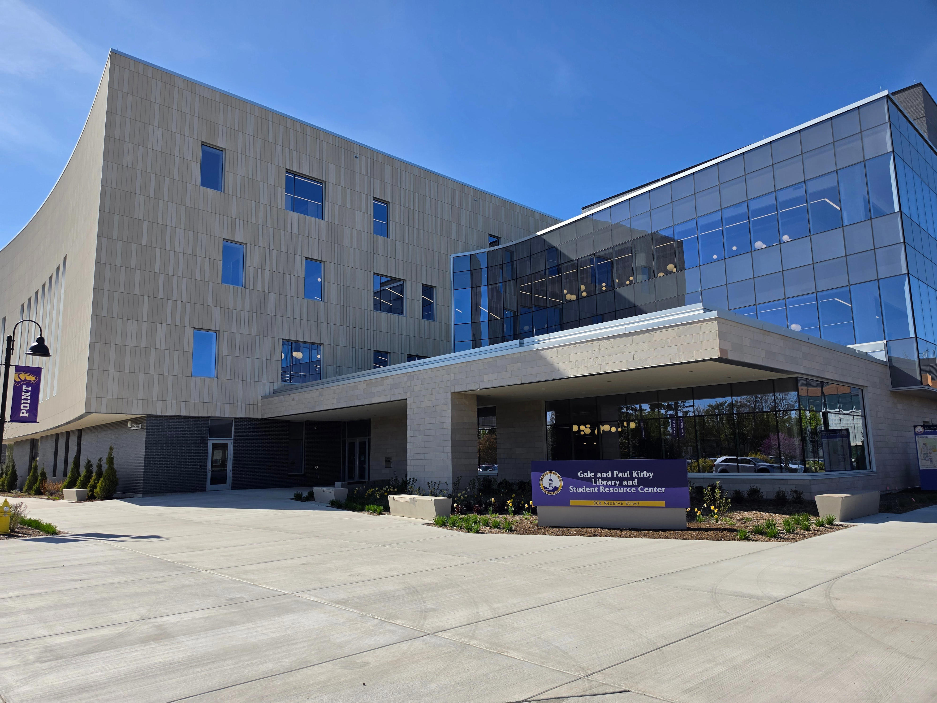 New UW-Stevens Point library honors Plover couple for alumni support