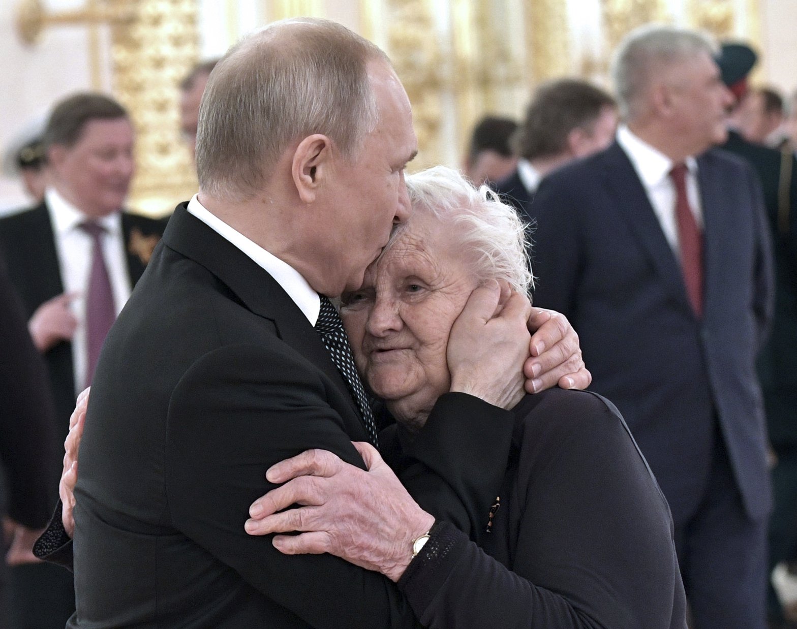 Putin sparks body double speculation and health rumours during public ...