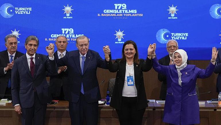 Son dakika: AK Parti'ye katılan Afyonkarahisar Belediye Başkanı Burcu ...