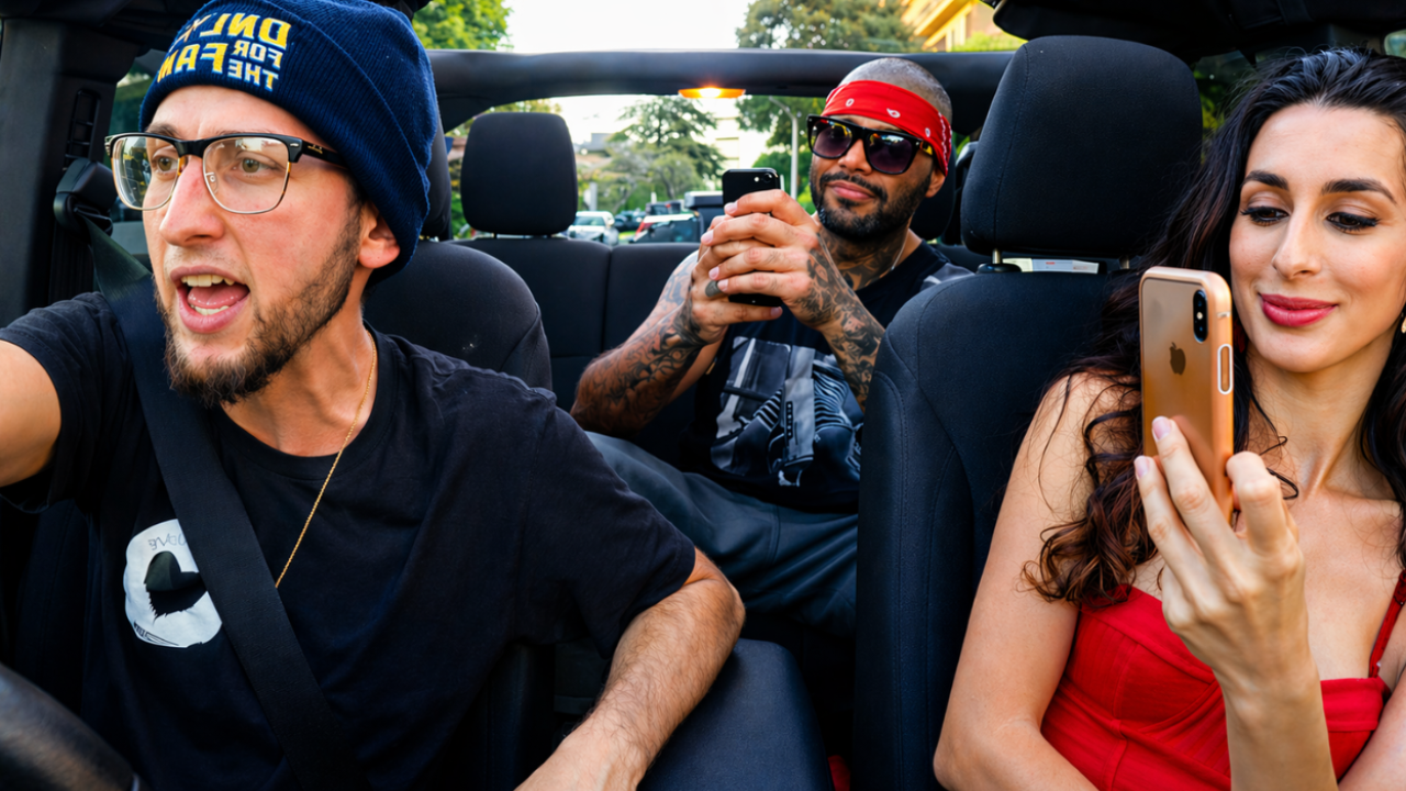 Nerdy Uber driver raps fast surprises riders