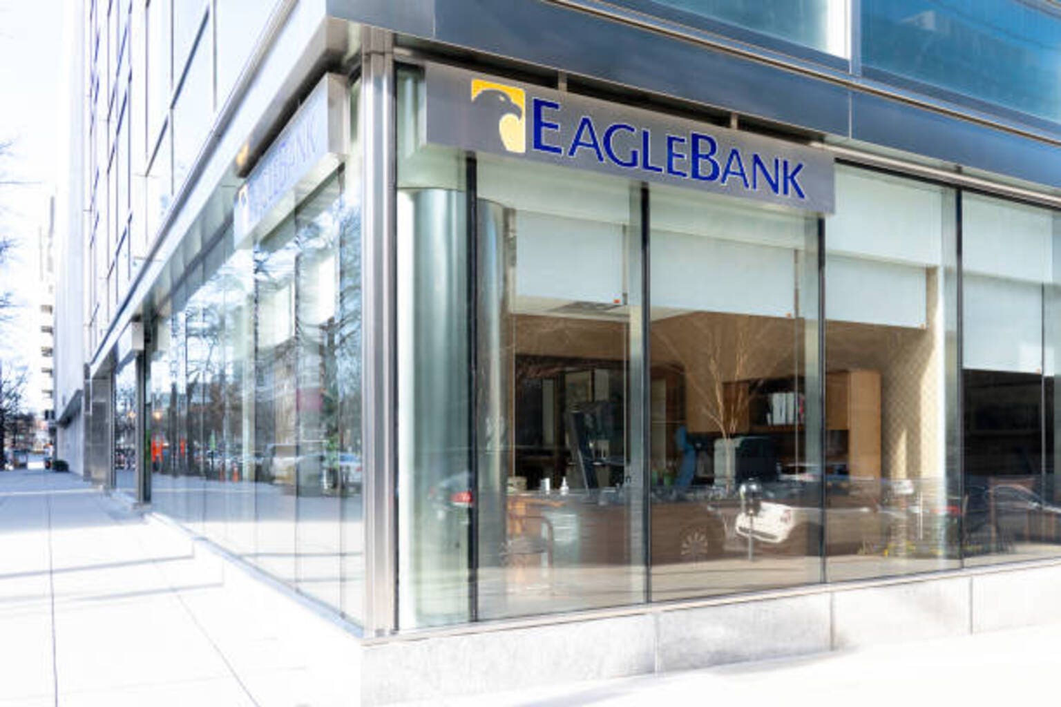 Western Alliance's banking executive leaves to head Eagle Bancorp