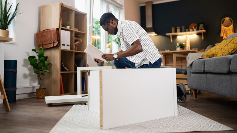 Use IKEA products to make an incredible cabinet and workspace for your ...