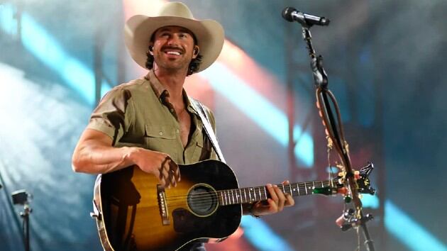Who is your favorite country coach from 'The Voice'?
