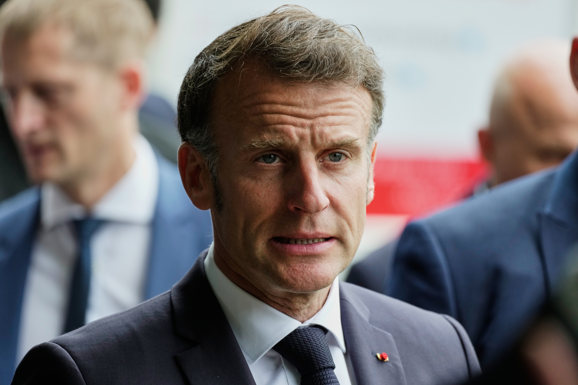 Ông Macron hứng chỉ trích vì nhắc nhở khán giả tại hội nghị châu Phi