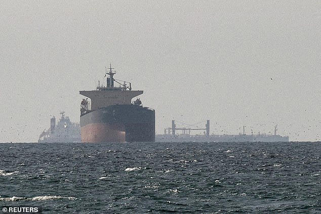 Pentagon locates stealth sub as Trump eyes Iran combat restart