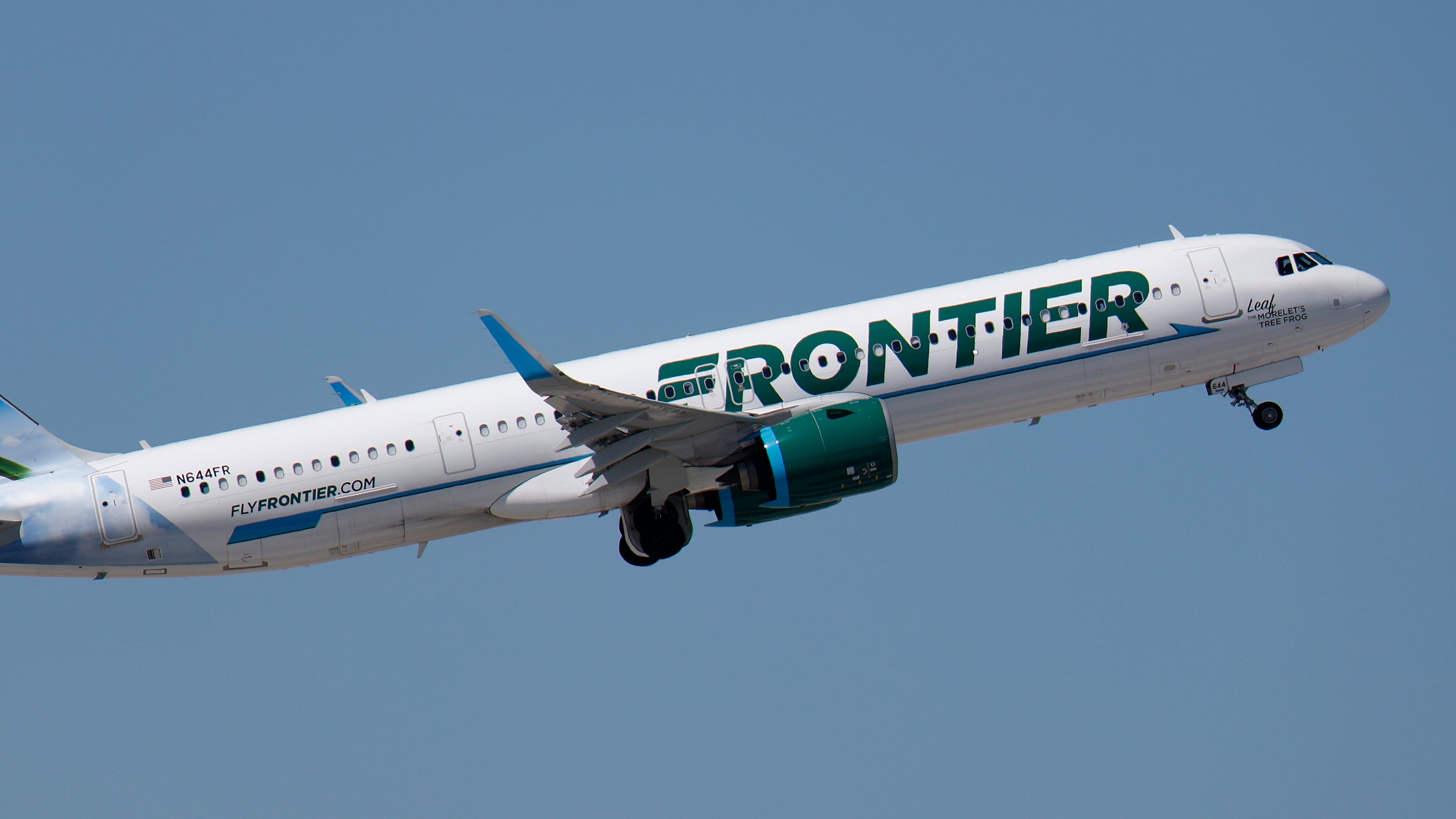 Chaos on Frontier flight after alarming discovery in cabin