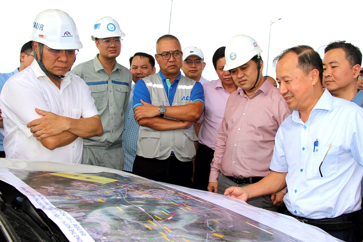 Lãnh đạo Đồng Nai - TP.HCM khảo sát vị trí làm metro kết nối vào sân bay Long Thành
