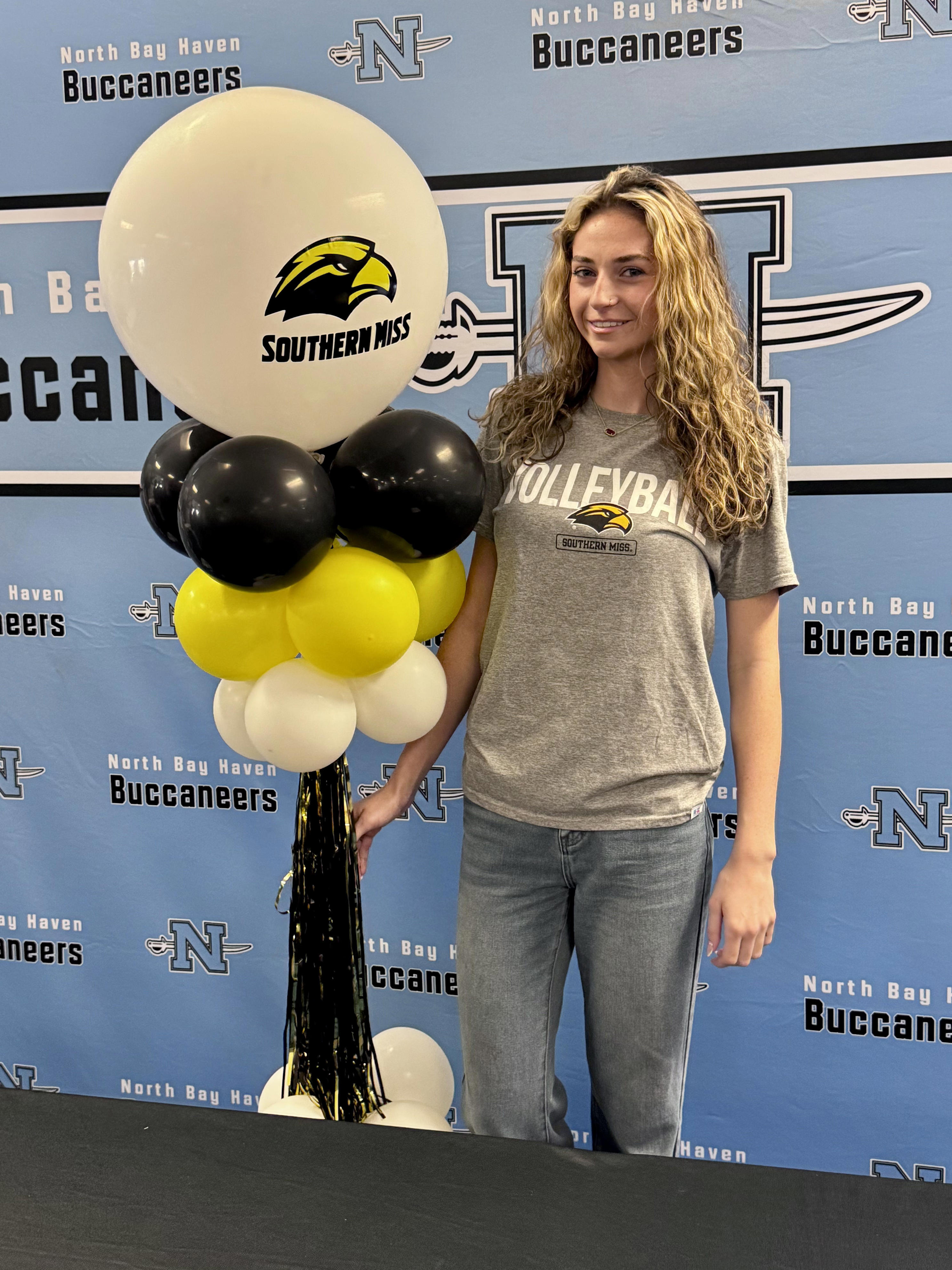 Reese Warren signs to play volleyball at Southern Miss