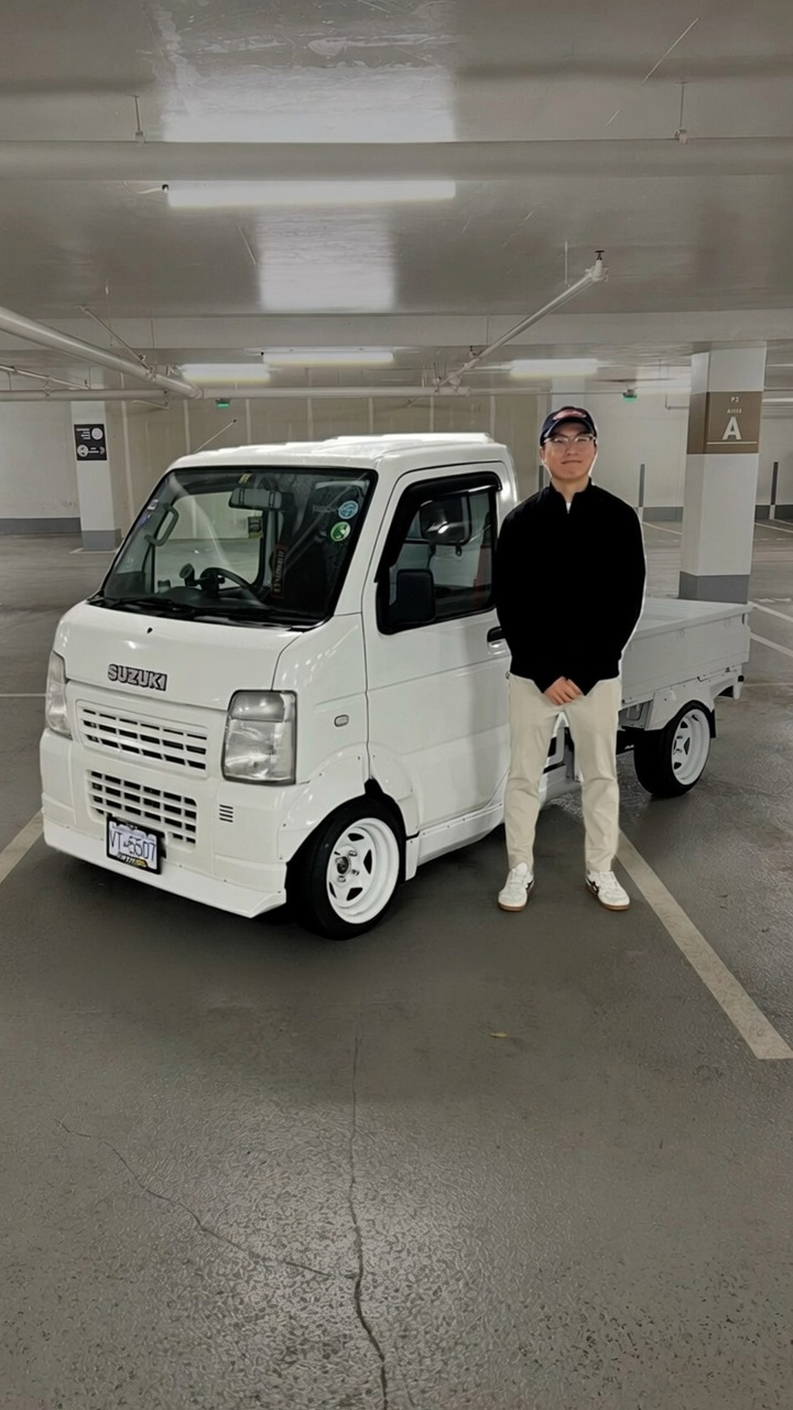 Custom widebody Suzuki Carry is not your average farm truck