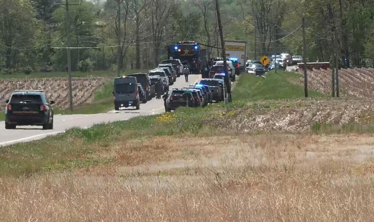 Suspect in custody after massive law enforcement response in Wayne