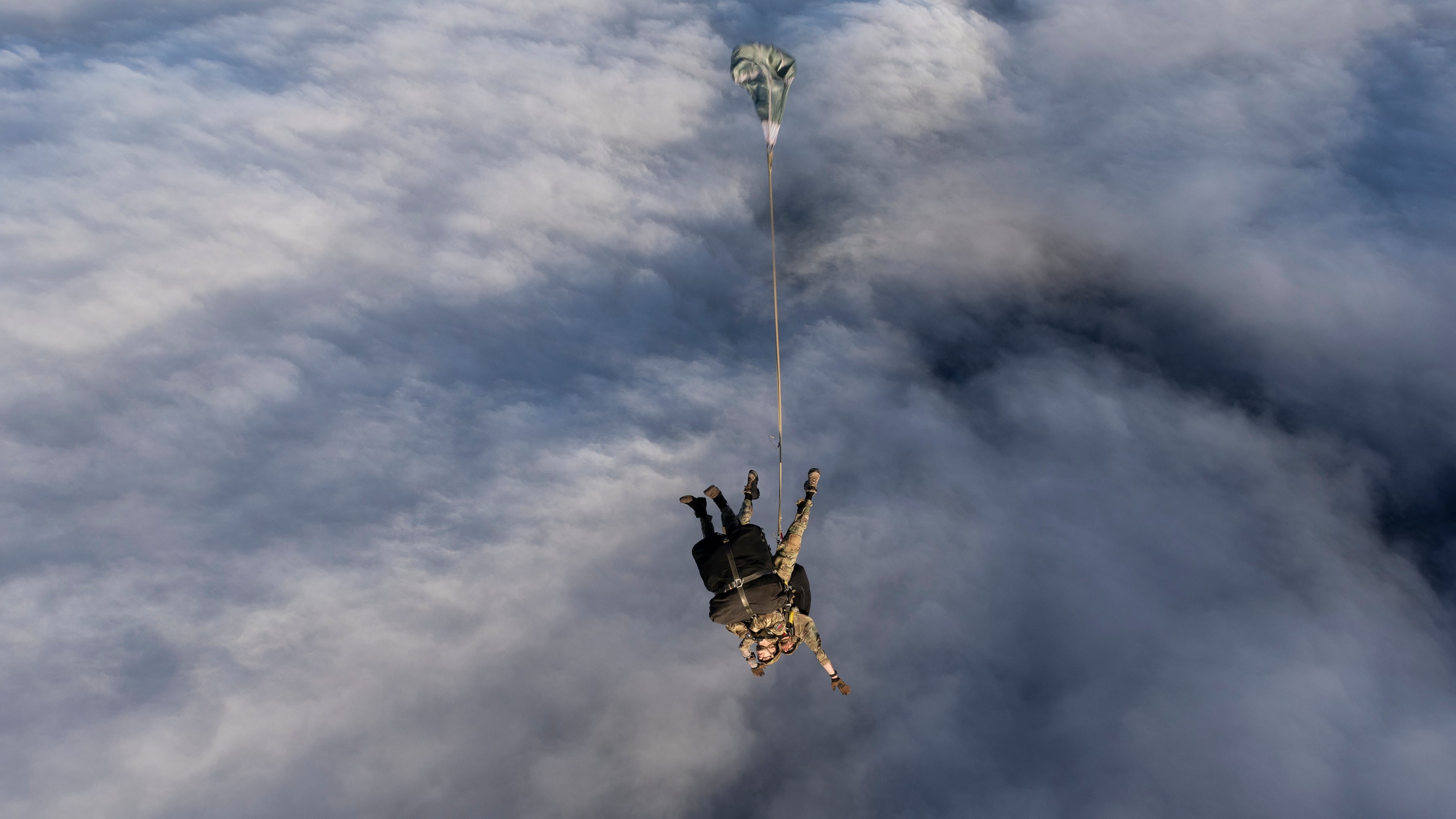 Intense moment soldiers throw themselves out of plane on rat virus mission