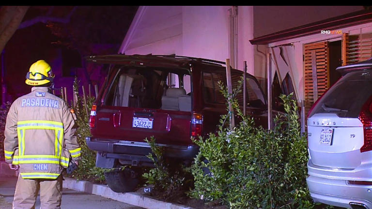 Driver suspected of DUI after SUV crashes into Pasadena home