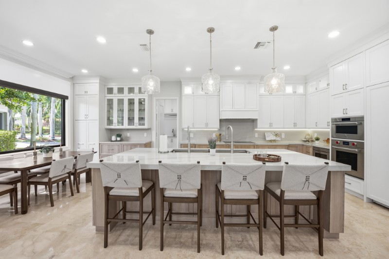 Move-in-ready golf-course home in Weston leans fully into easy Florida ...