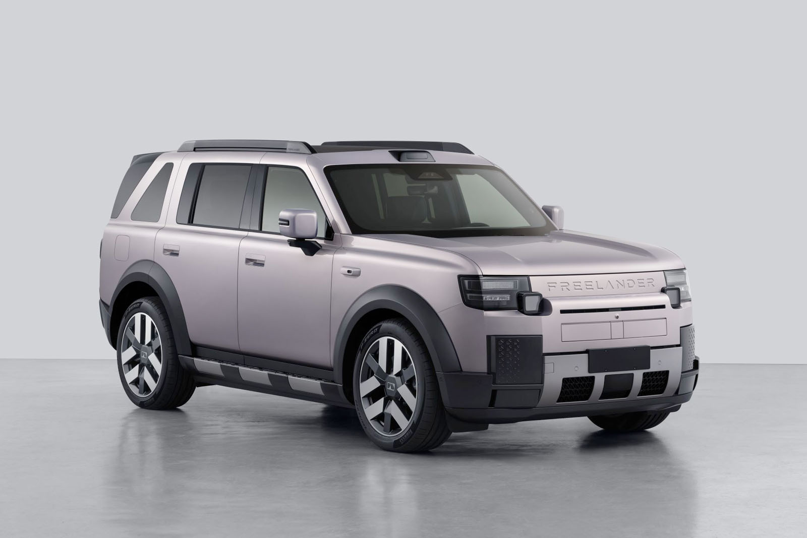 New pictures showcase production-ready Freelander 8