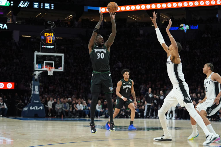 All eyes on Wemby for Game 5 of Spurs-Timberwolves series after his ...