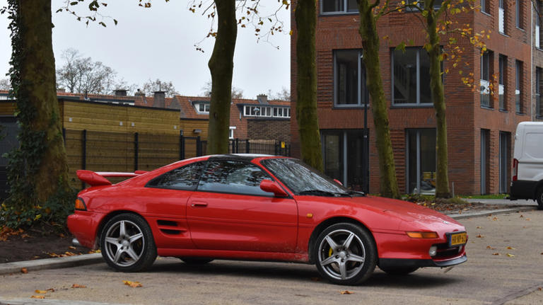 This car is called the poor man's Ferrari (and here's how much it costs)