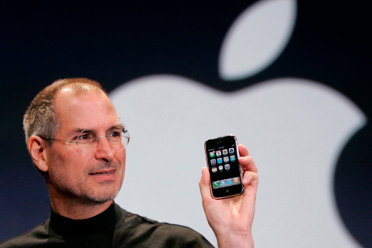 Americans love their iPhones (though sometimes they wish they could ...