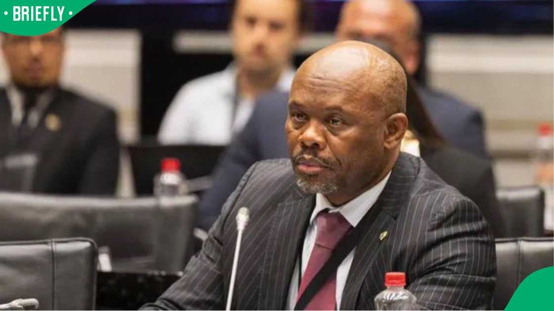 south-africans-speculate-on-shadrack-sibiya-s-possible-arrest-after