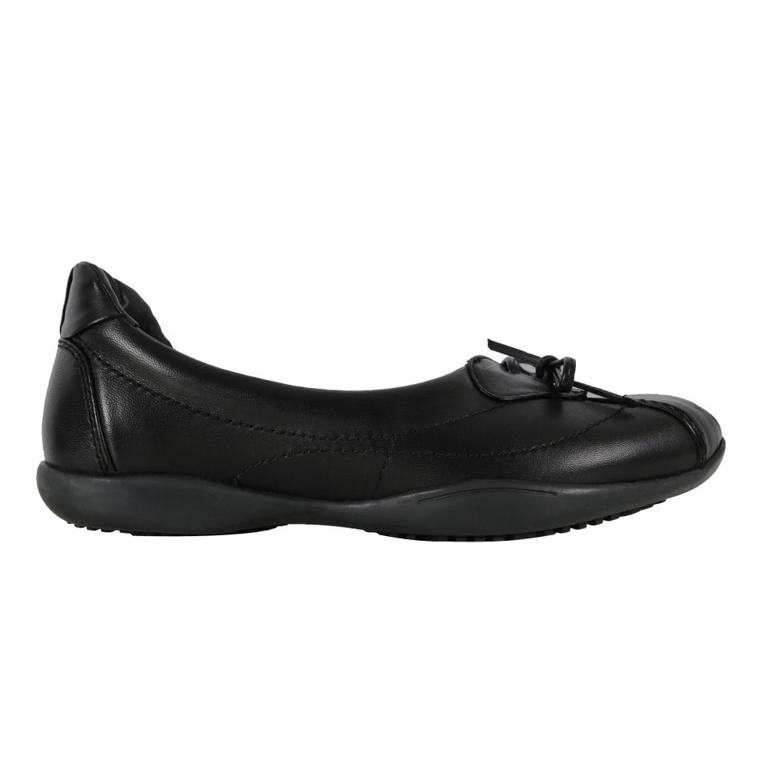 I work in fashion, and these freaky shoes are the ones every NYC cool ...