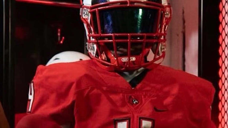 Ohio high school football phenom lands 11 scholarships in under an hour