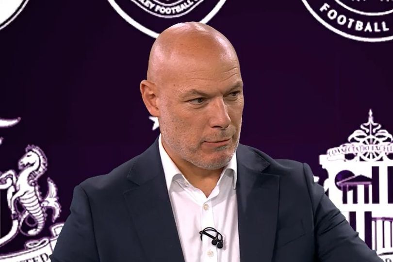 El Liverpool recibe un nuevo veredicto del VAR mientras Howard Webb admite estar en el Manchester United.