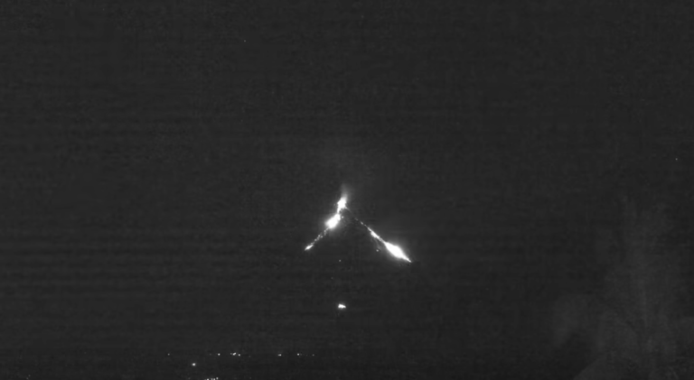 Mayon Volcano logs fast-moving hot ash flow after lava collapse — PHIVOLCS