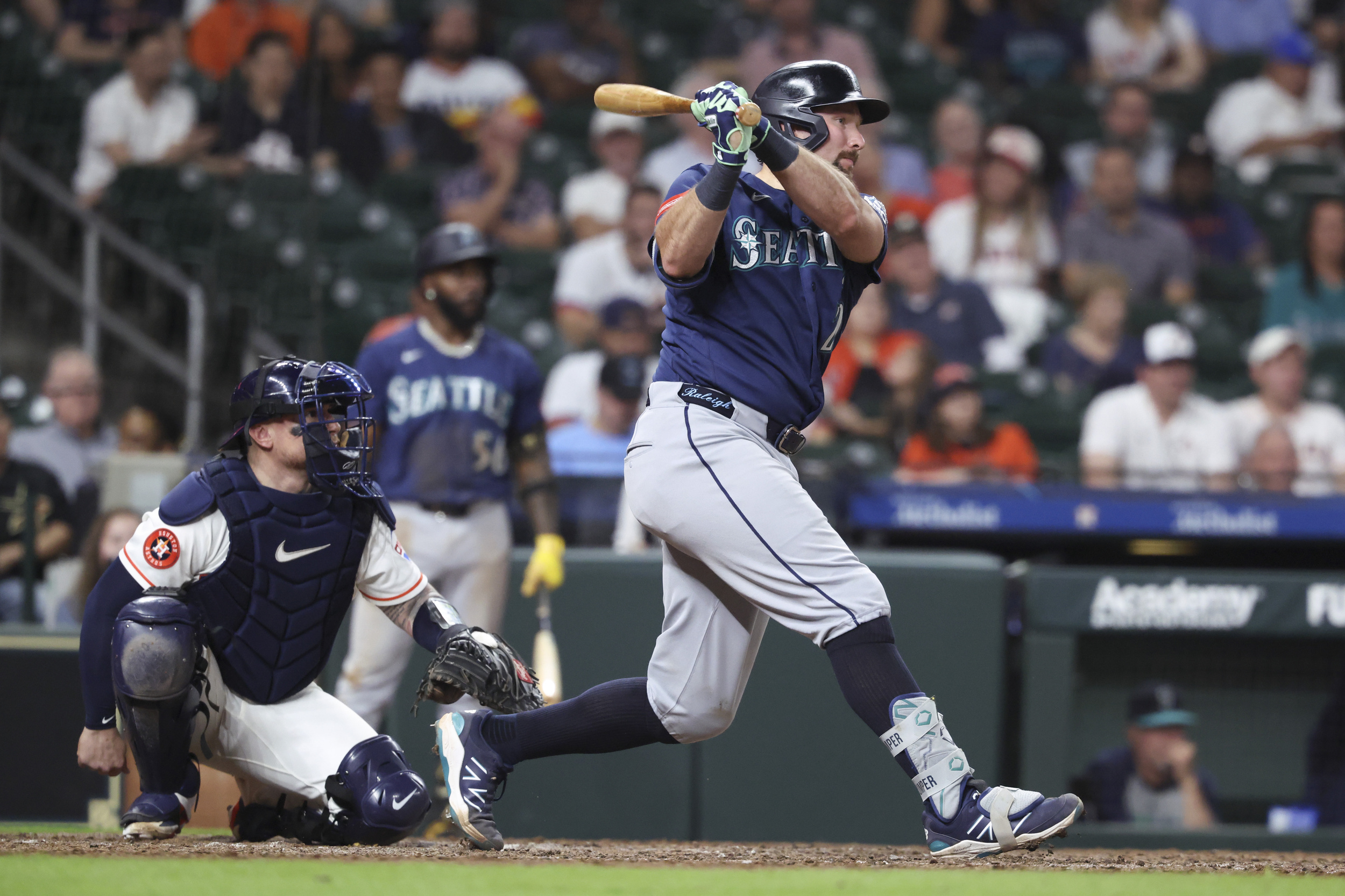 Cal Raleigh went to superstitious lengths to break his career-worst ...