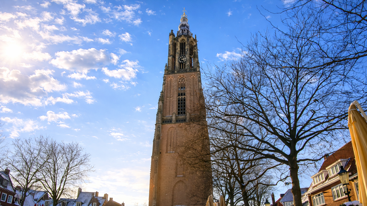 A winter walk by Amersfoort’s historic tower (4K)