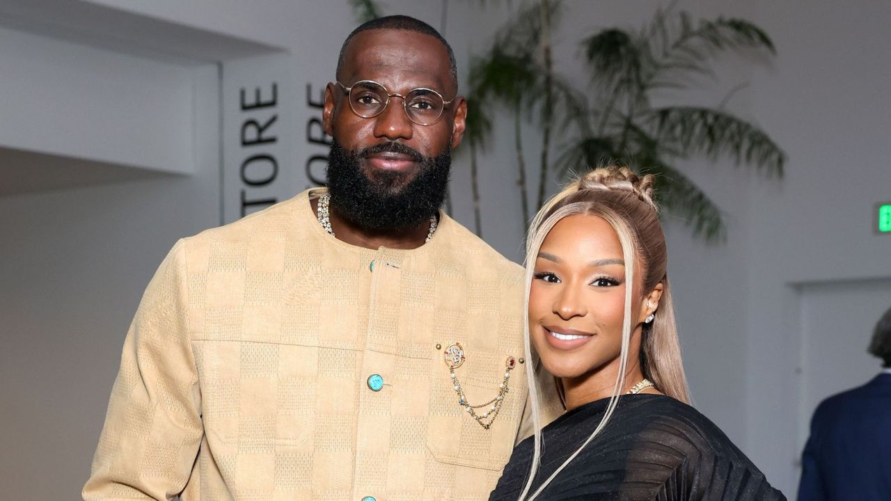 Savannah and LeBron James's striking silver bathtub is the secret ...