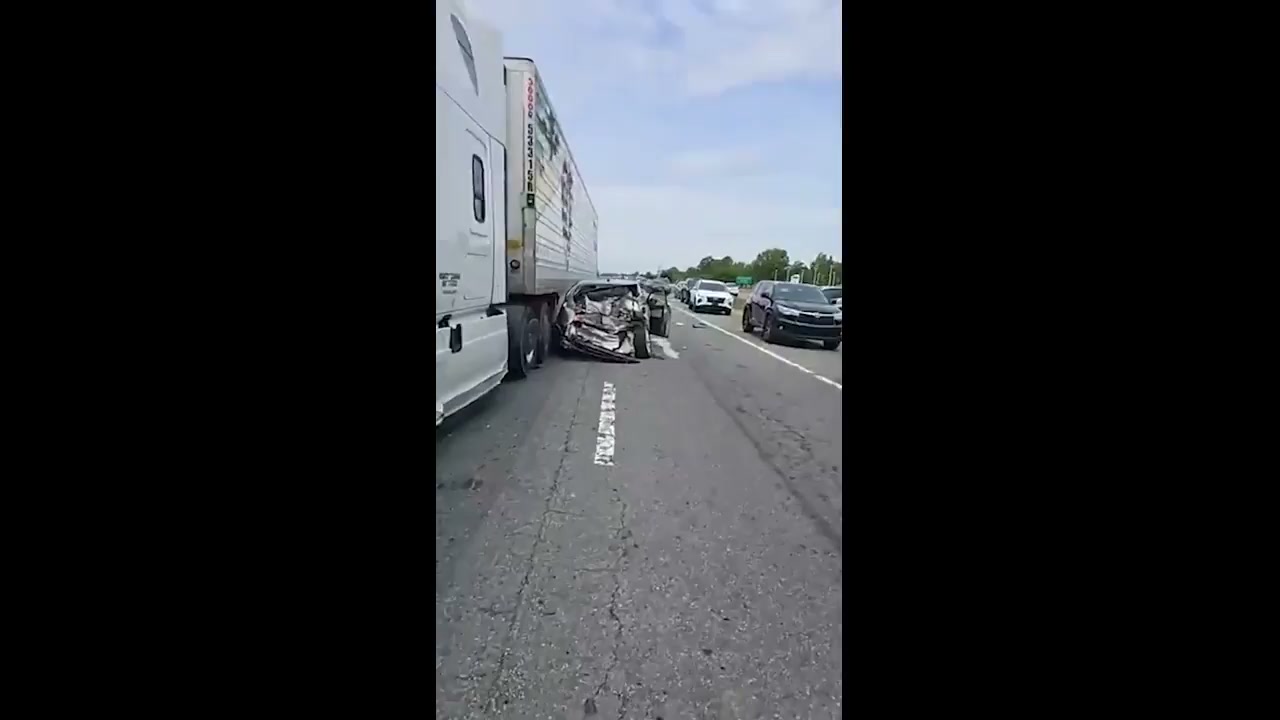 18-wheeler wipes out multiple vehicles at an intersection