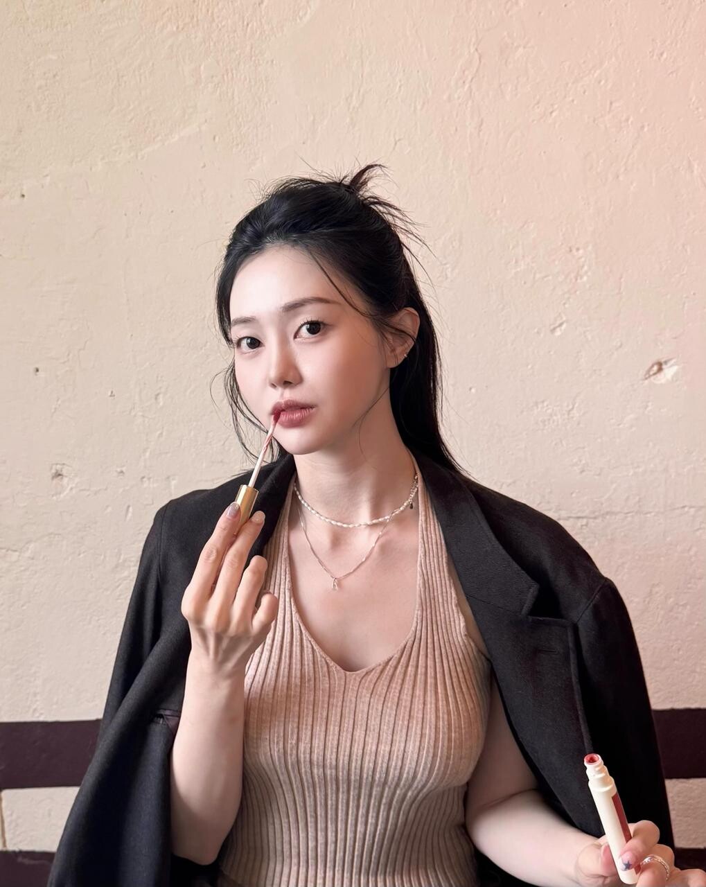 여주하, 뷰티 화보 같은 일상샷…은은한 메이크업 눈길