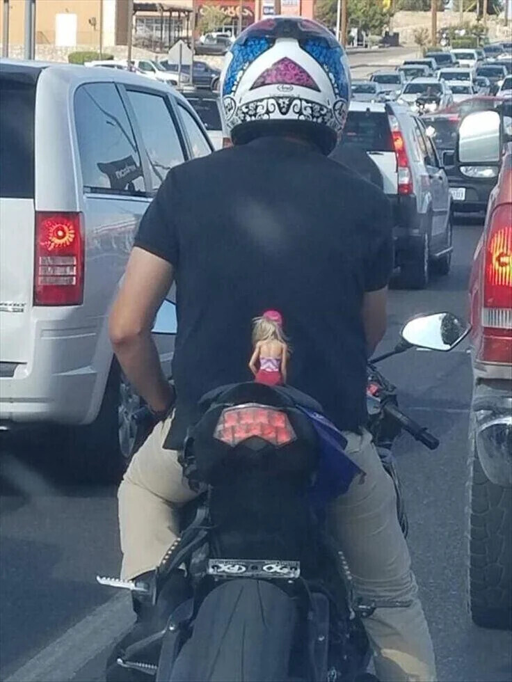 19 photos where the angle is a bit unfortunate