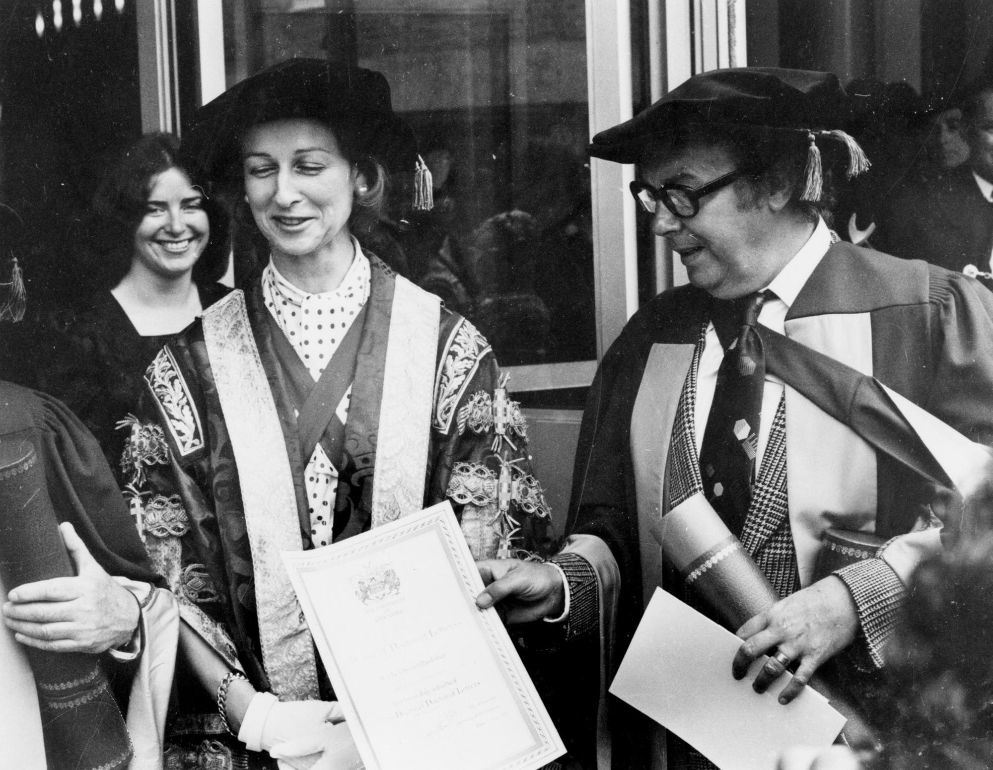 Rare pictures show comedy legend Eric Morecambe visiting Lancaster and ...