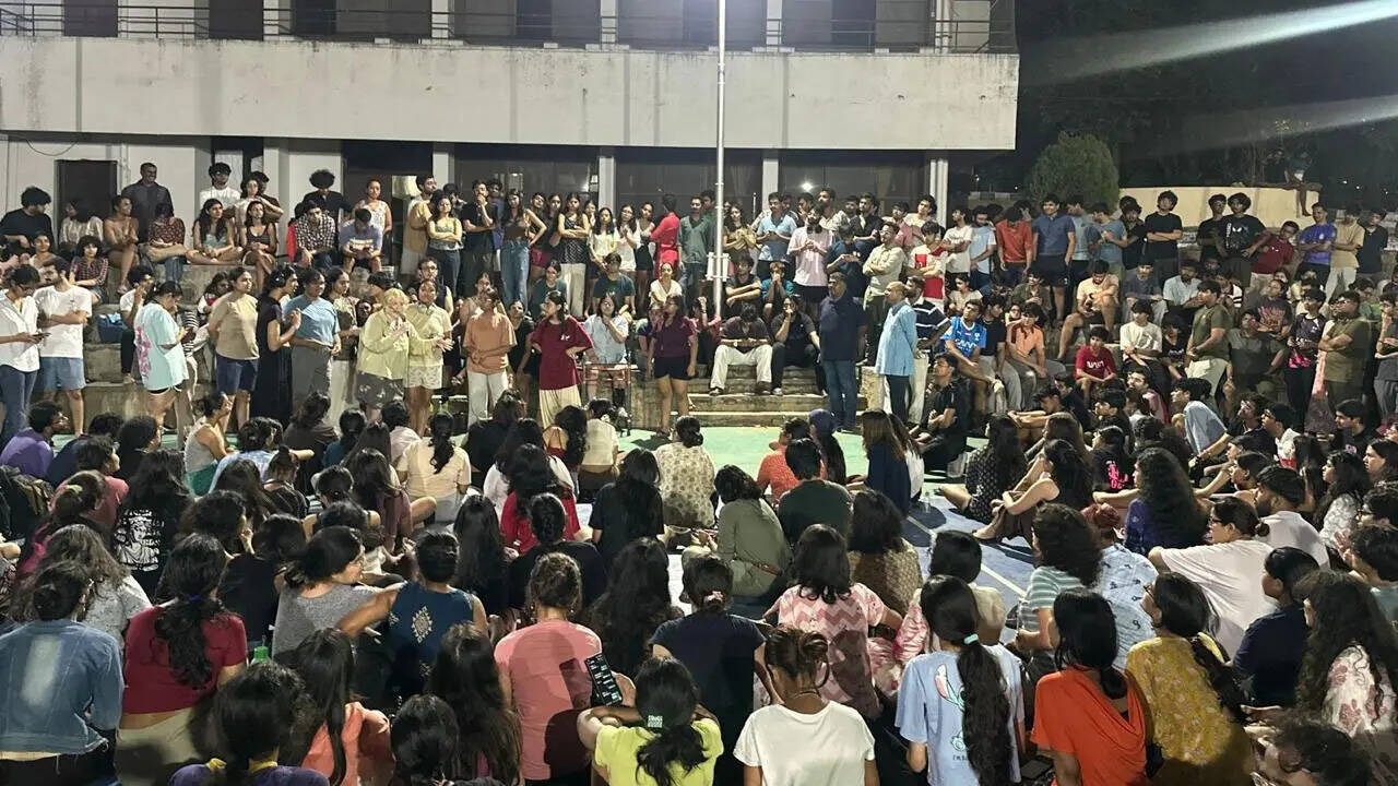Bengaluru NLSIU students protest lack of amenities in hostel