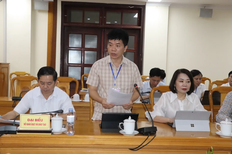 Bộ GD&ĐT cảnh báo nguy cơ lọt đề thi từ điện thoại thường