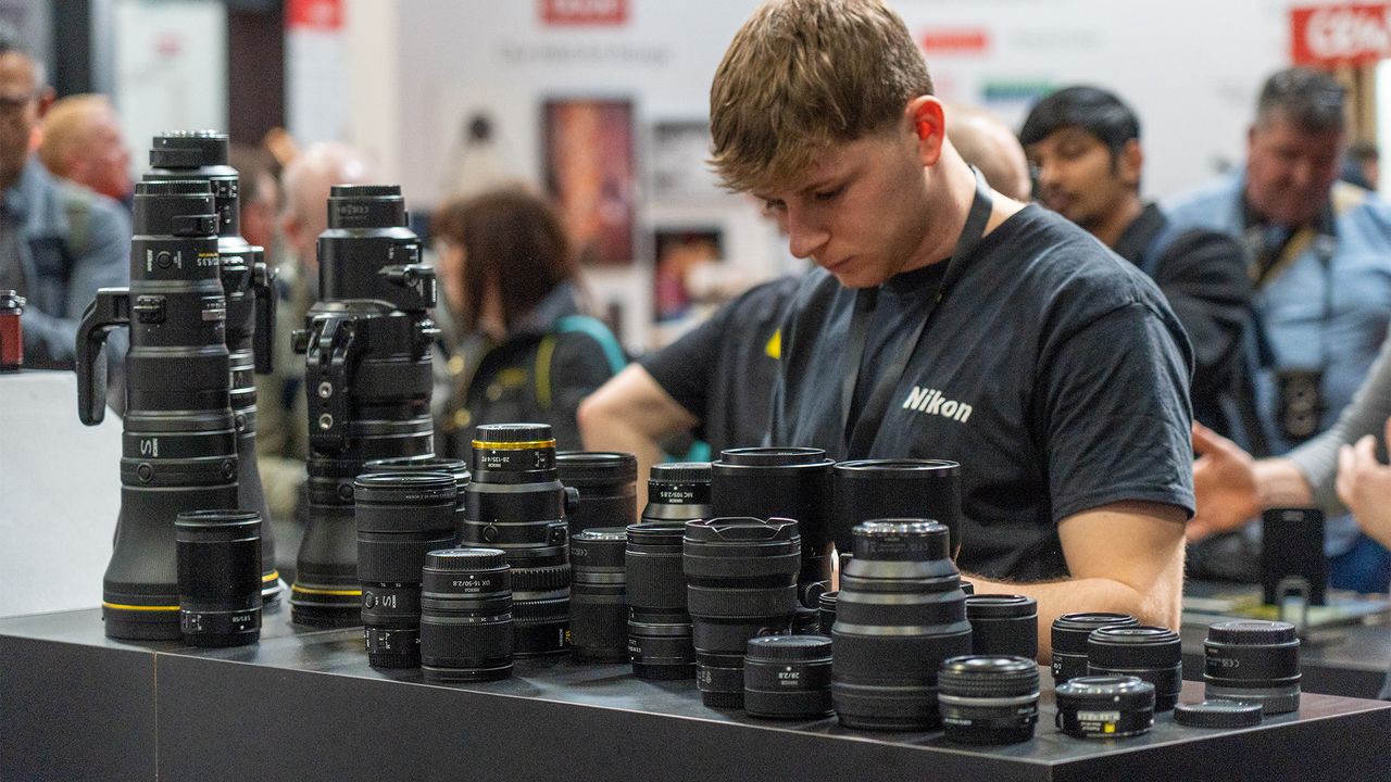 As memory crisis deepens, Nikon considers passing on price increases ...