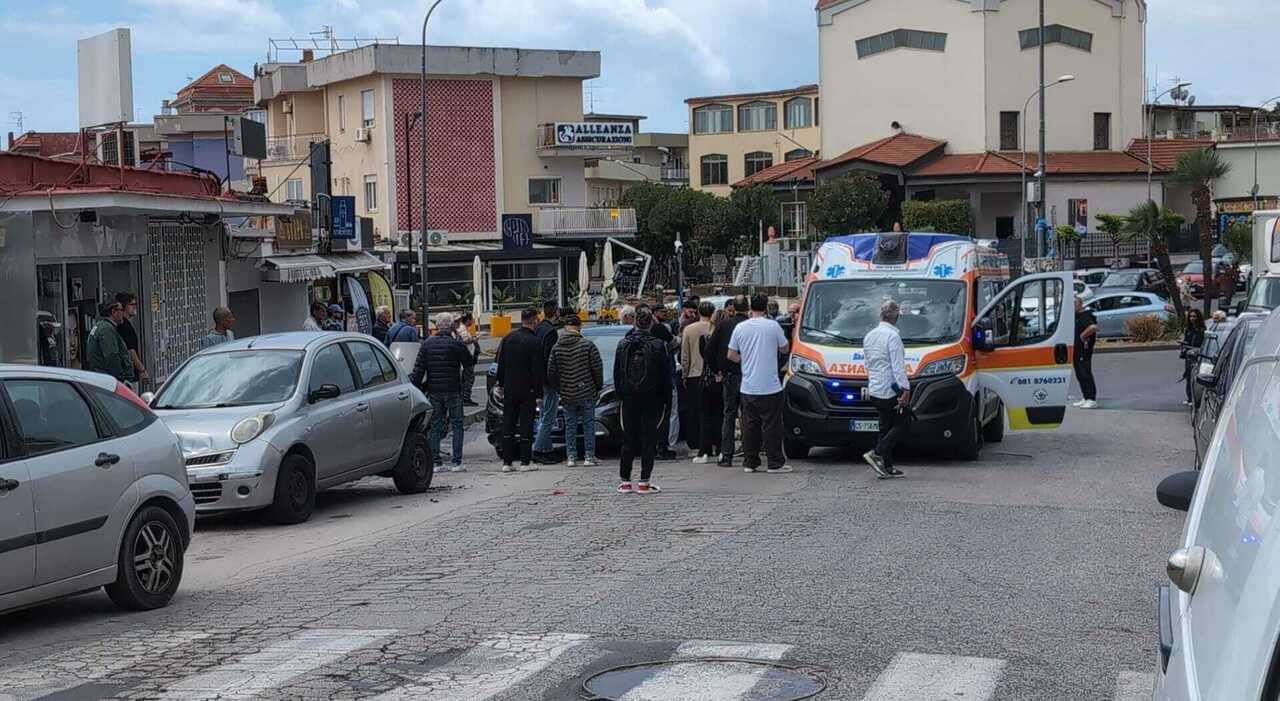 Malore alla guida: si schianta contro auto in sosta a Pozzuoli